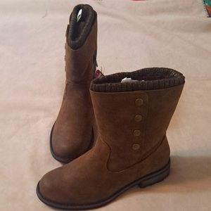 Muk Luk Boots size 8